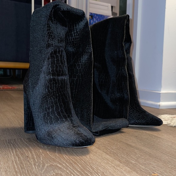 Aldo Black suede thigh high heeled boots - Picture 4 of 5
